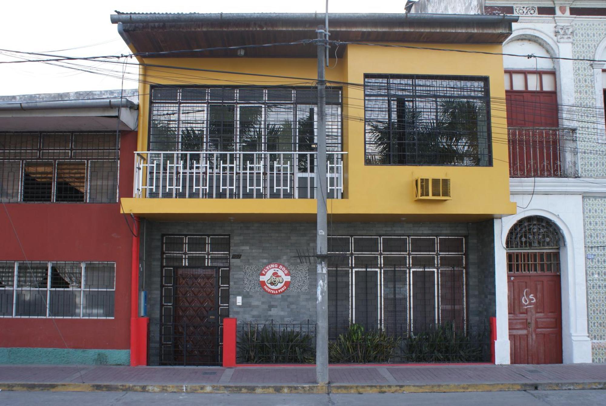Flying Dog Hostel Iquitos Bagian luar foto
