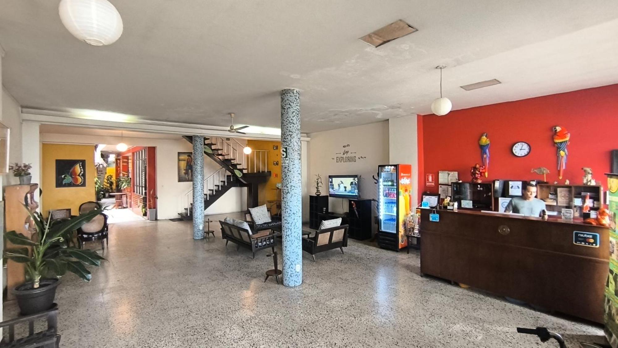 Flying Dog Hostel Iquitos Bagian luar foto