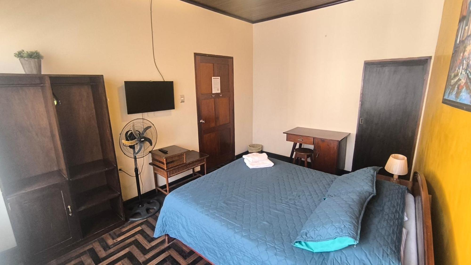 Flying Dog Hostel Iquitos Bagian luar foto
