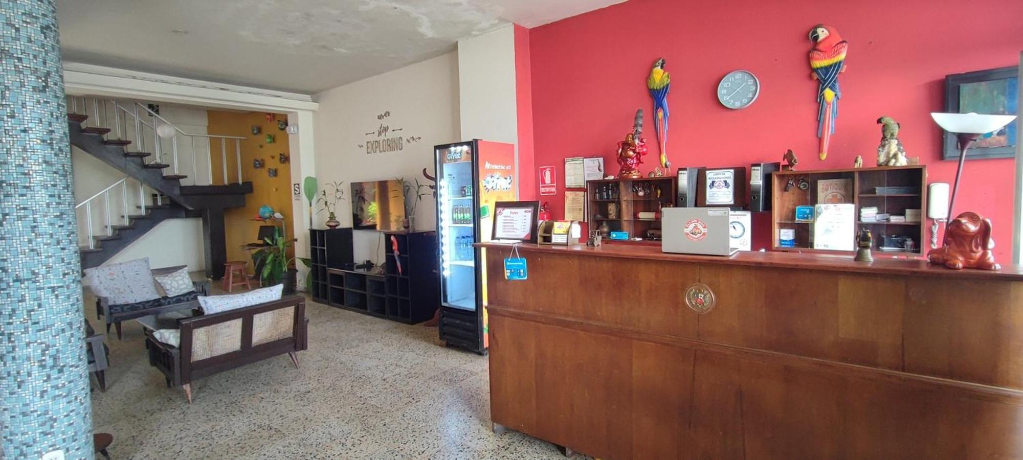 Flying Dog Hostel Iquitos Bagian luar foto