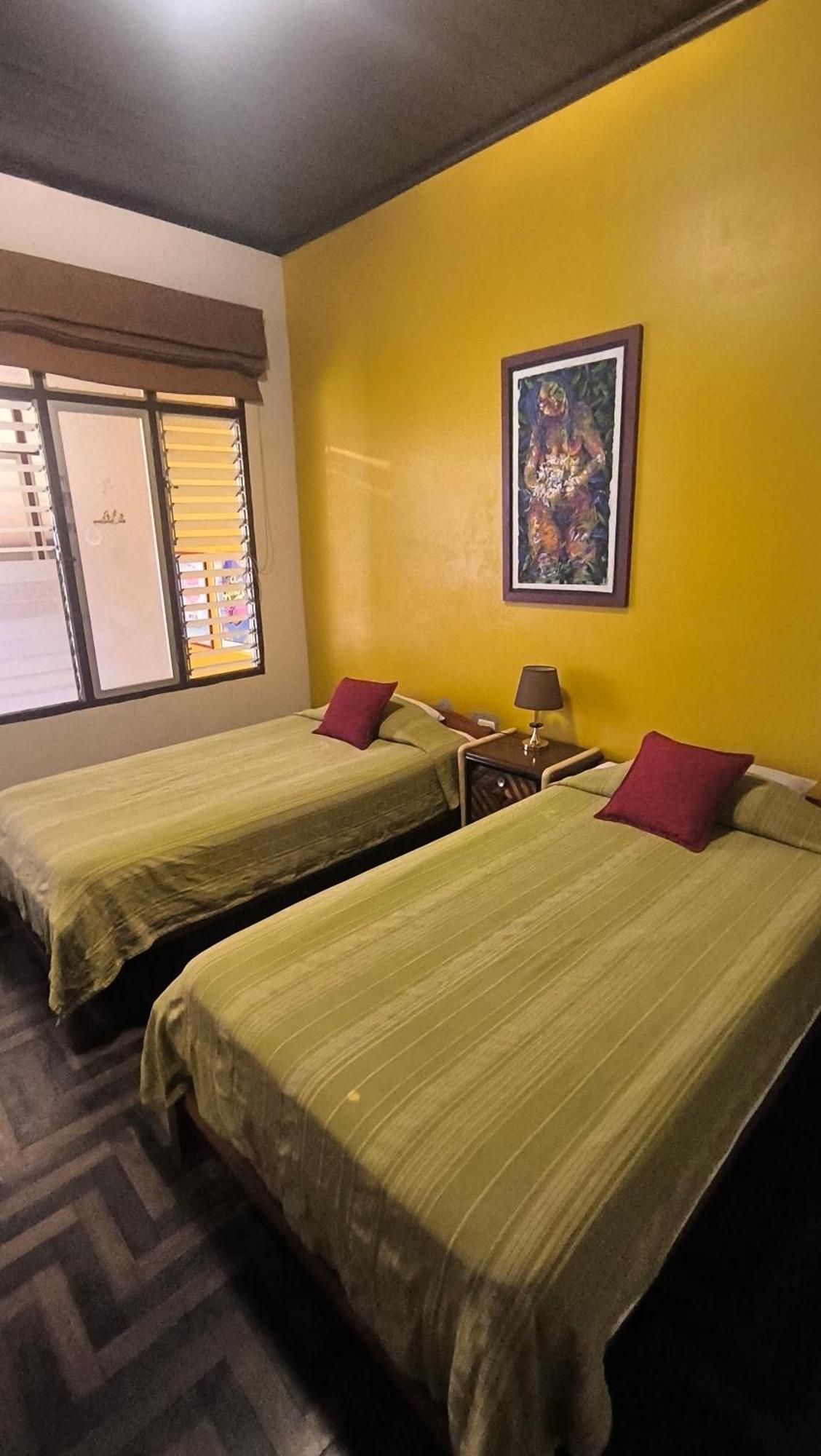 Flying Dog Hostel Iquitos Bagian luar foto