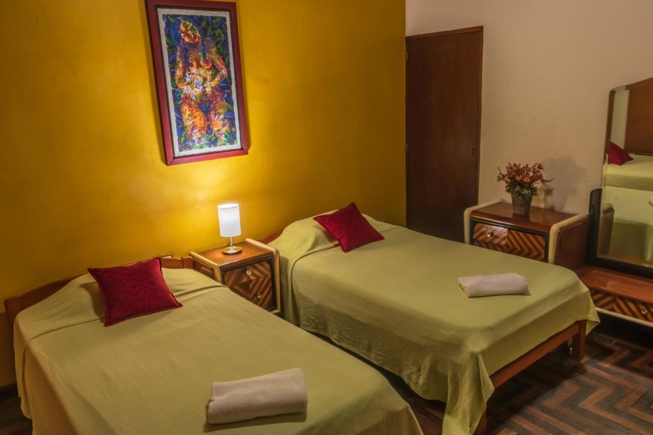 Flying Dog Hostel Iquitos Bagian luar foto